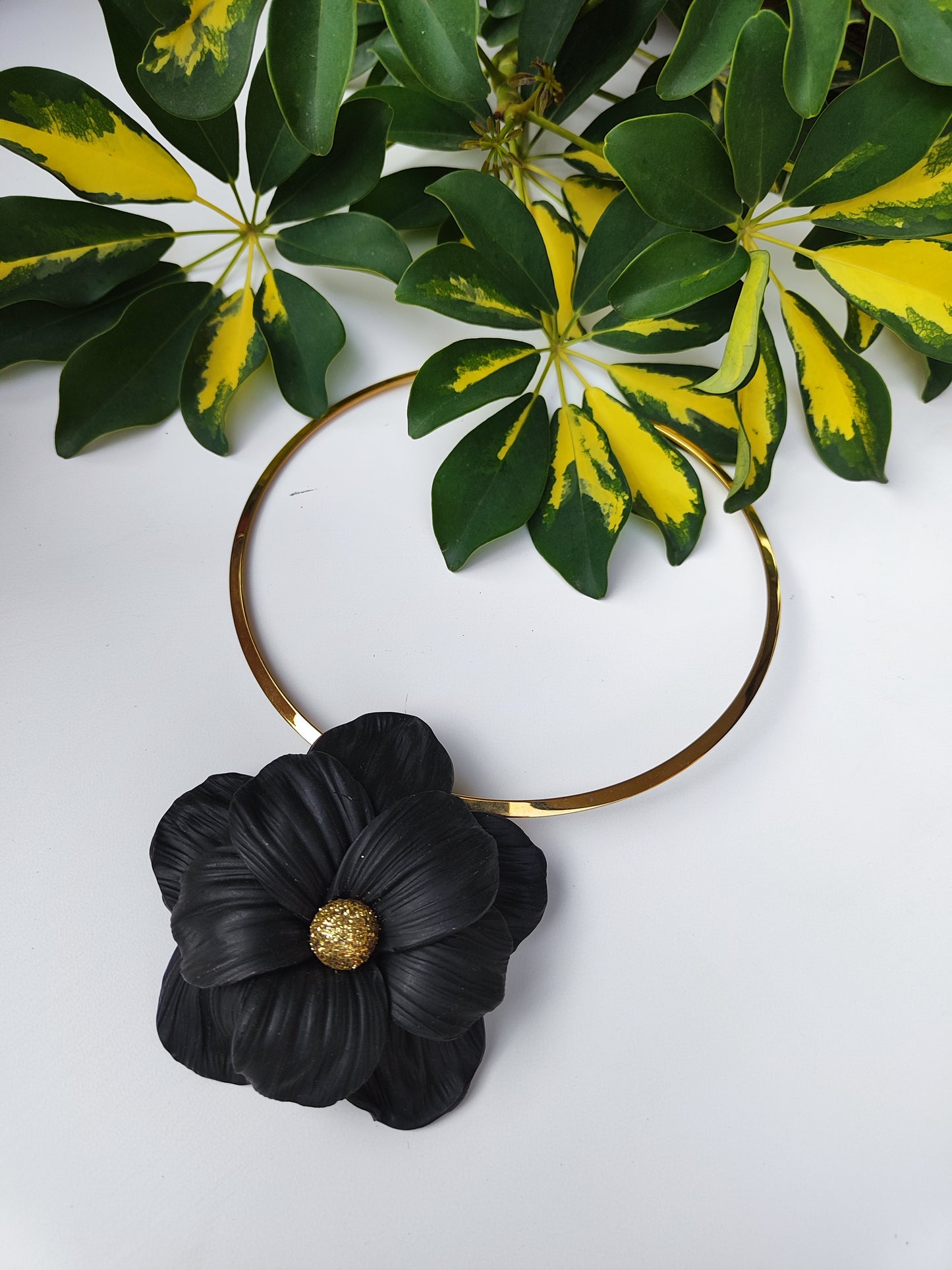 Collar FLOR NEGRA